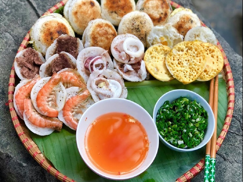Tản mạn về món bánh căn Miền Trung
